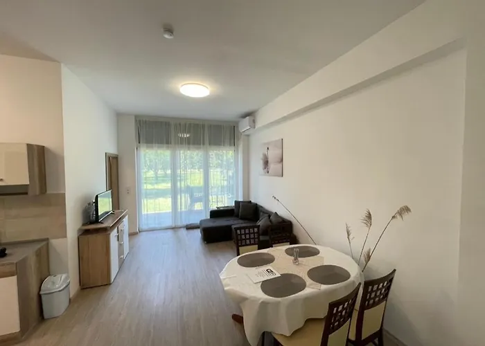 Gyoengybagoly * Balatonberény